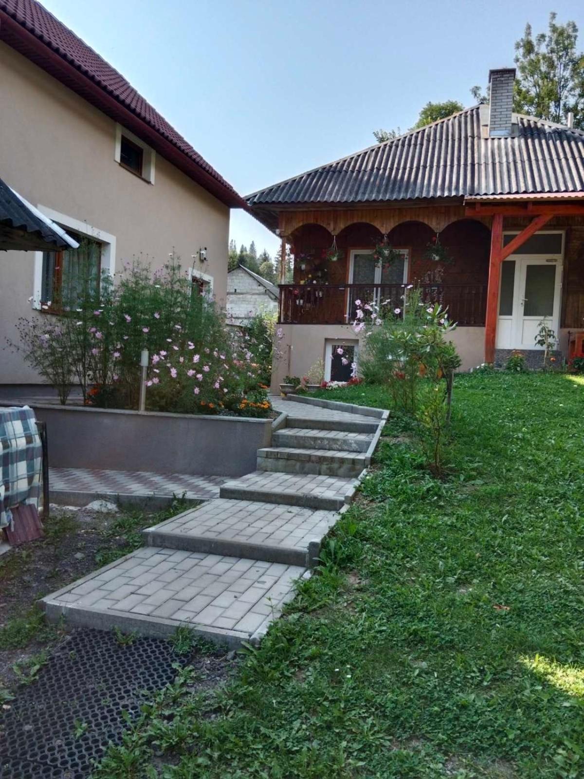 Cottage house Podobovets Luaran gambar