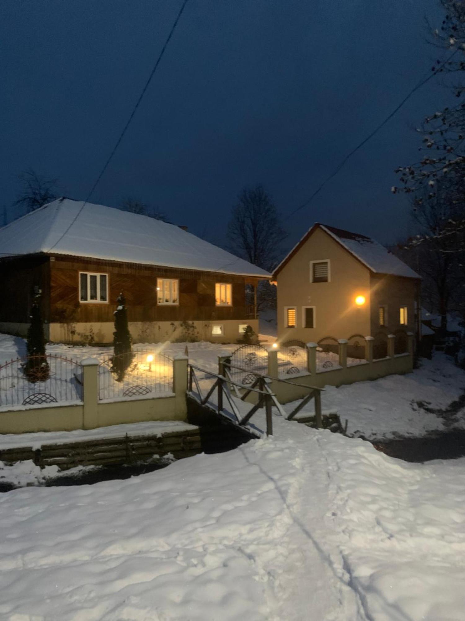 Cottage house Podobovets Luaran gambar
